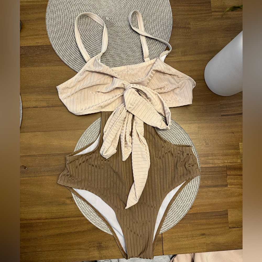Bathing suit
